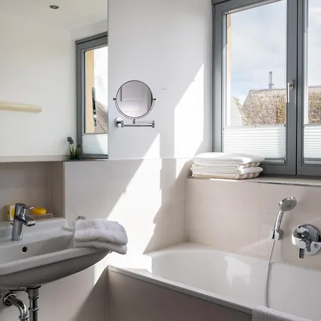 Ostsee - Reetdachhaus Nr 7 